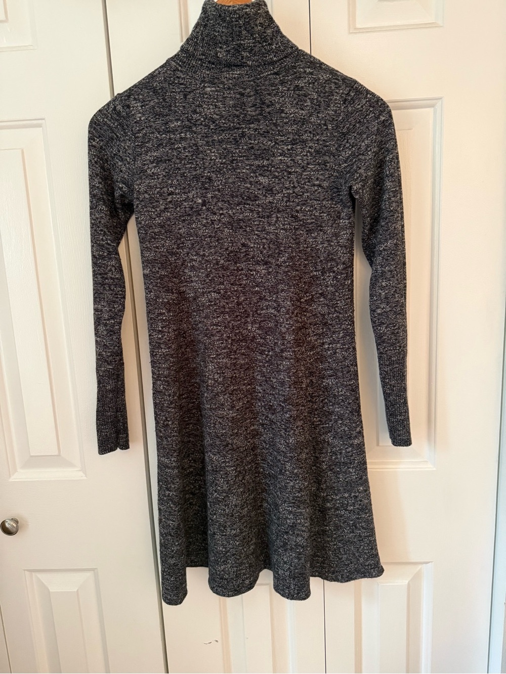 Max Studio Heathered Charcoal Knit Turtleneck Sweater
